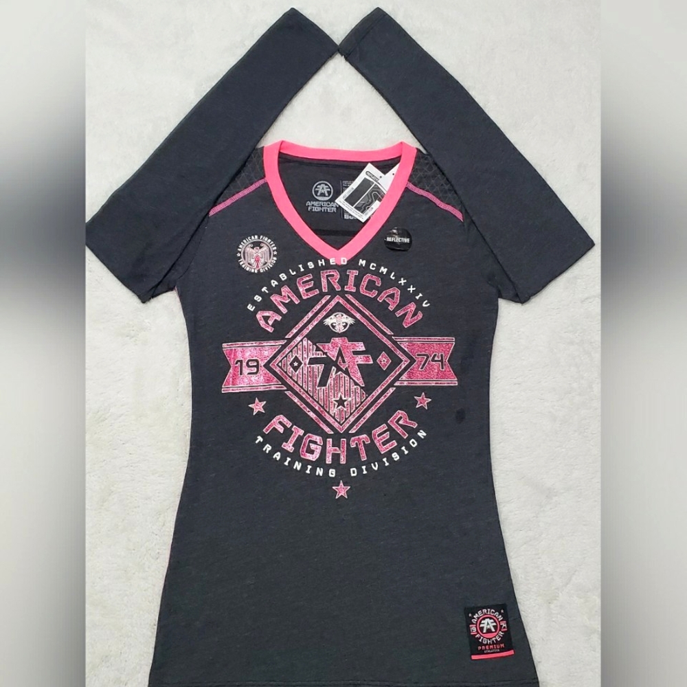 ♦️Massachusetts American Fighter Reflective Tech Graphic Tee♦️